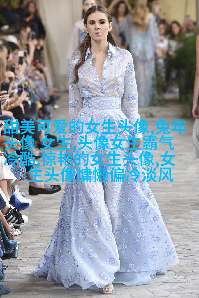 女生海边头像背影图片(26张)