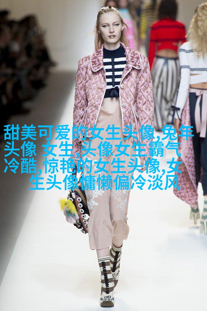 女生海边头像背影图片(26张)